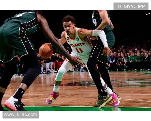 特雷杨带领亚特兰大老鹰队冲击季后赛全力以赴展现领袖风范